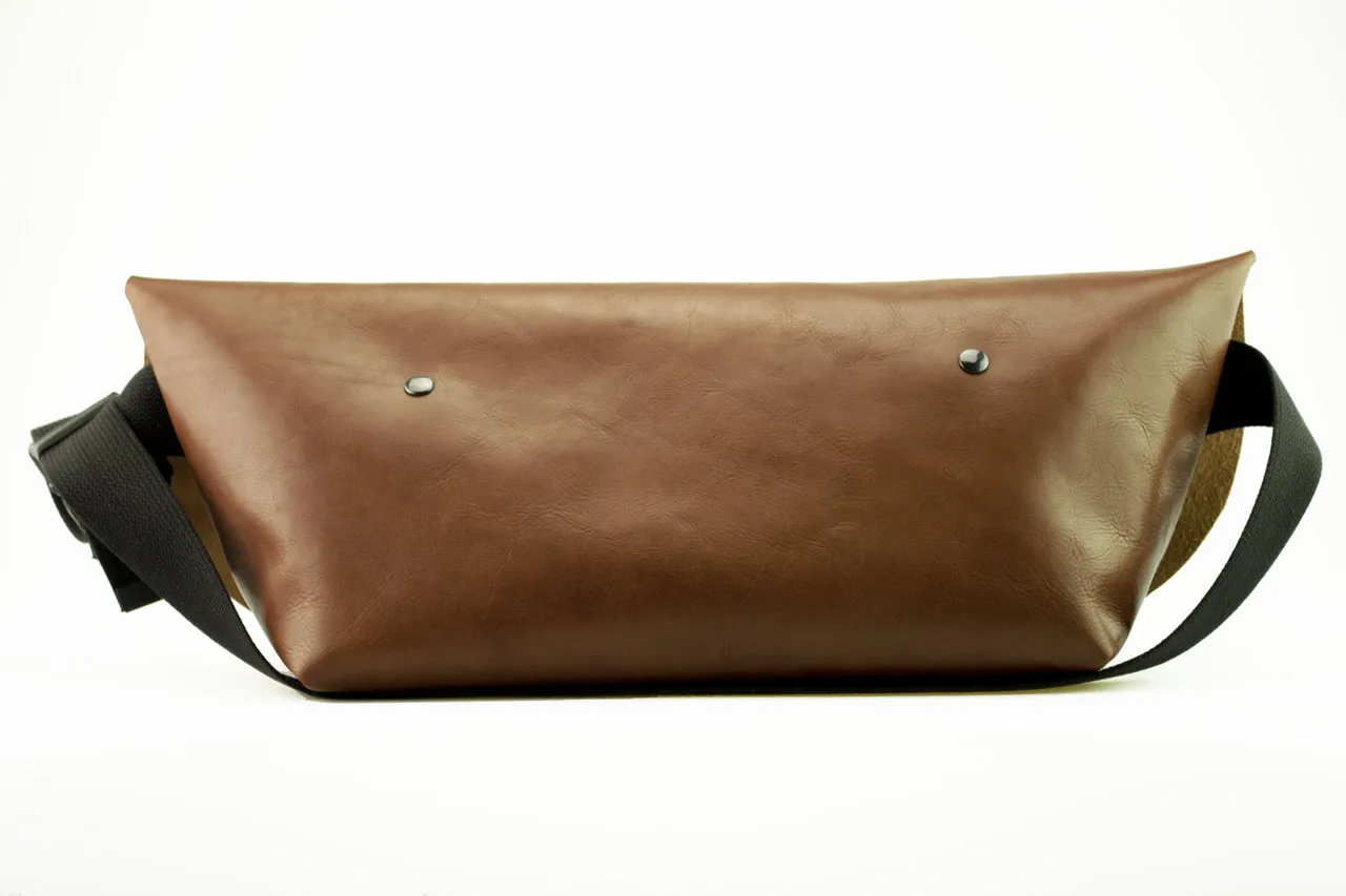 メッセンジャーバッグ (L)/BROWN-FAS