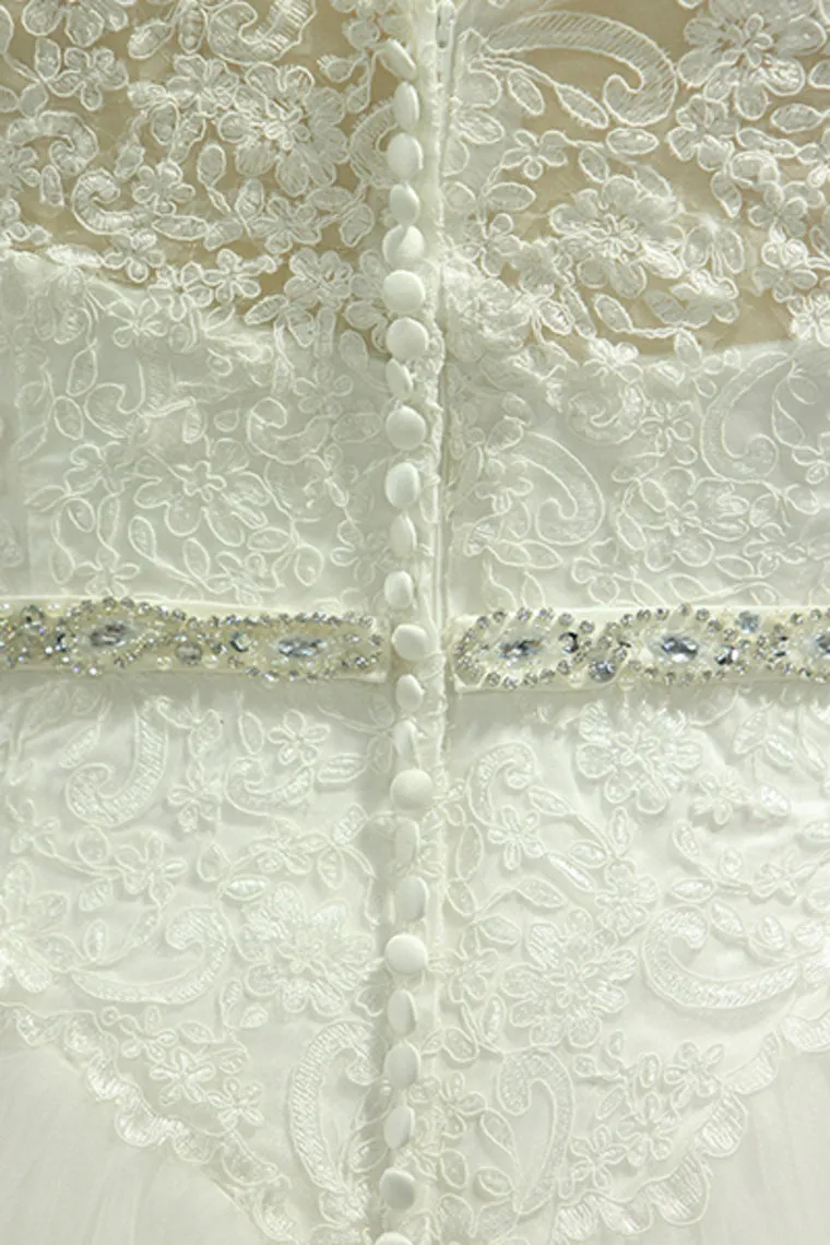 2024 Plus Size Wedding Dresses A-Line Bateau Court Train V-Back Tulle