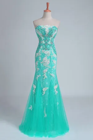 2024 Prom Dresses Strapless Column With Beading And Applique