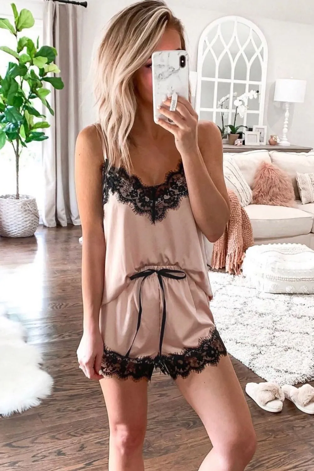 5-Piece Pajama Set: Luxurious Satin, Elegant Lace
