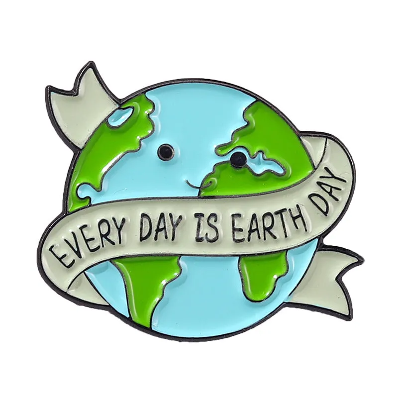 Amazon Love Earth Brooch Green round Environmental Protection Golden M Badge Wear Medal Collar Pin Brooch