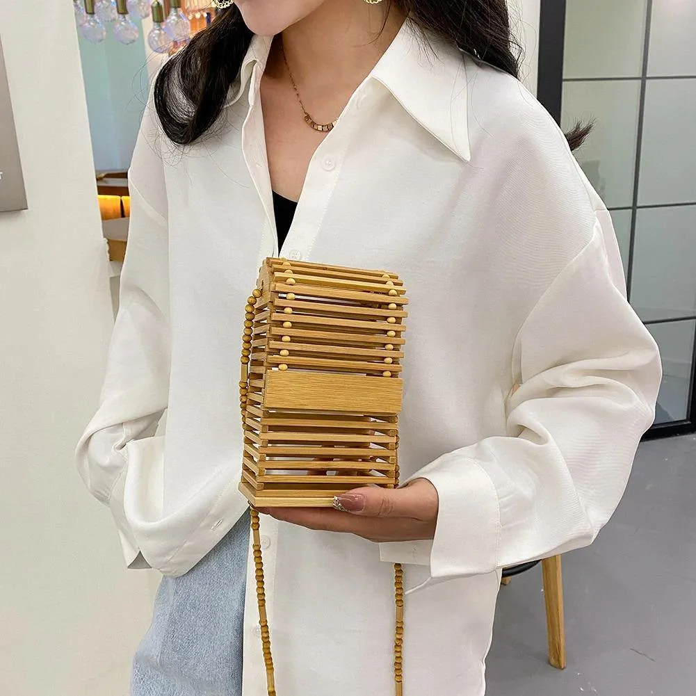 Ame Hollow Messenger Bag