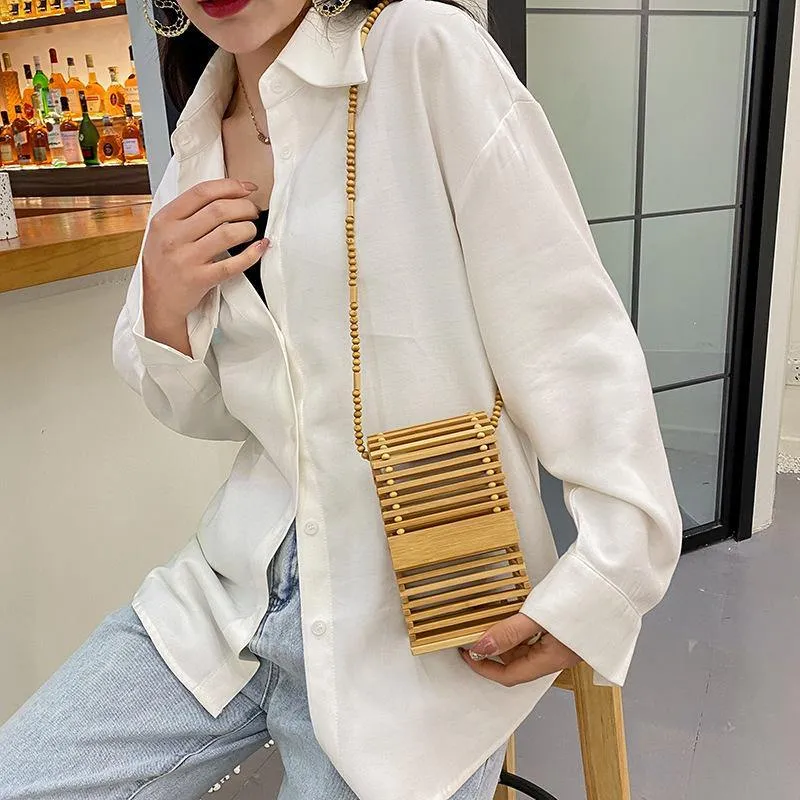 Ame Hollow Messenger Bag