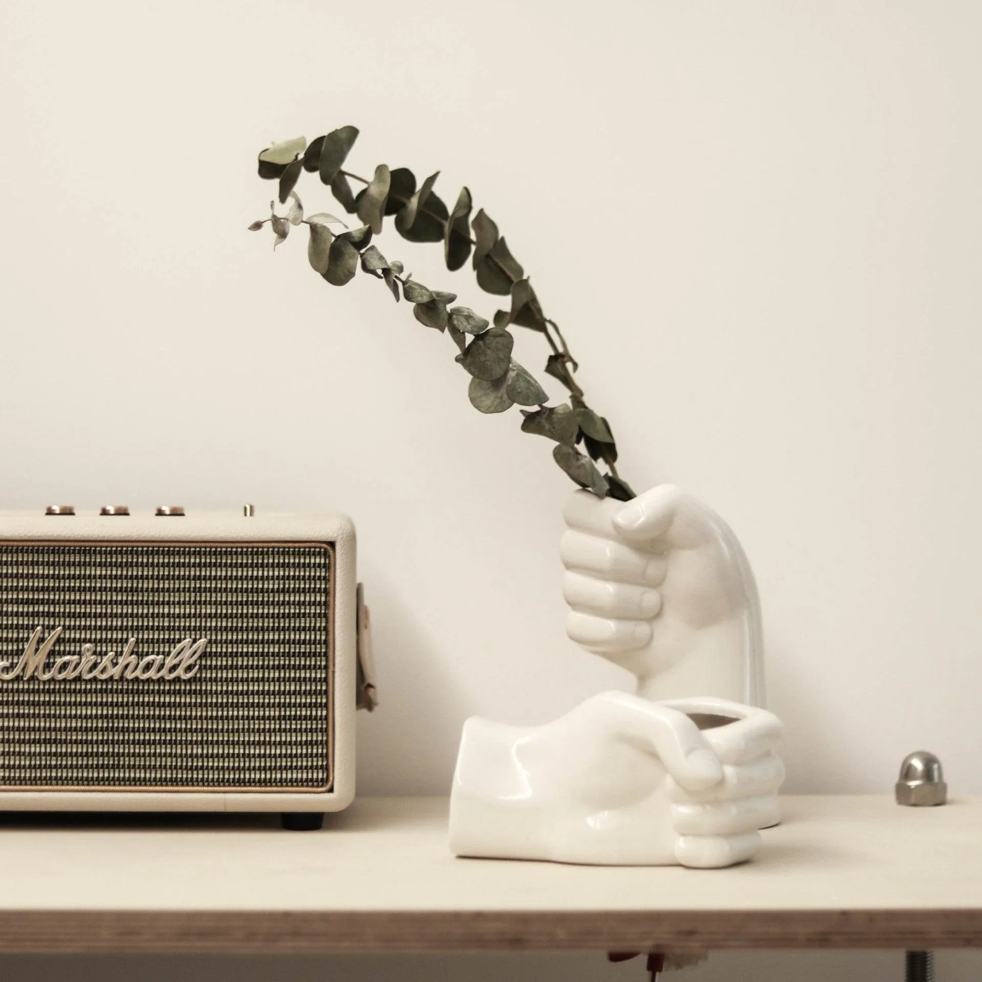 Creative hand-shaped ceramic vase