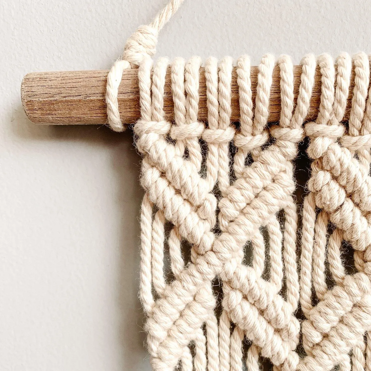 Eco-friendly Macrame Mail Pocket Organizer
