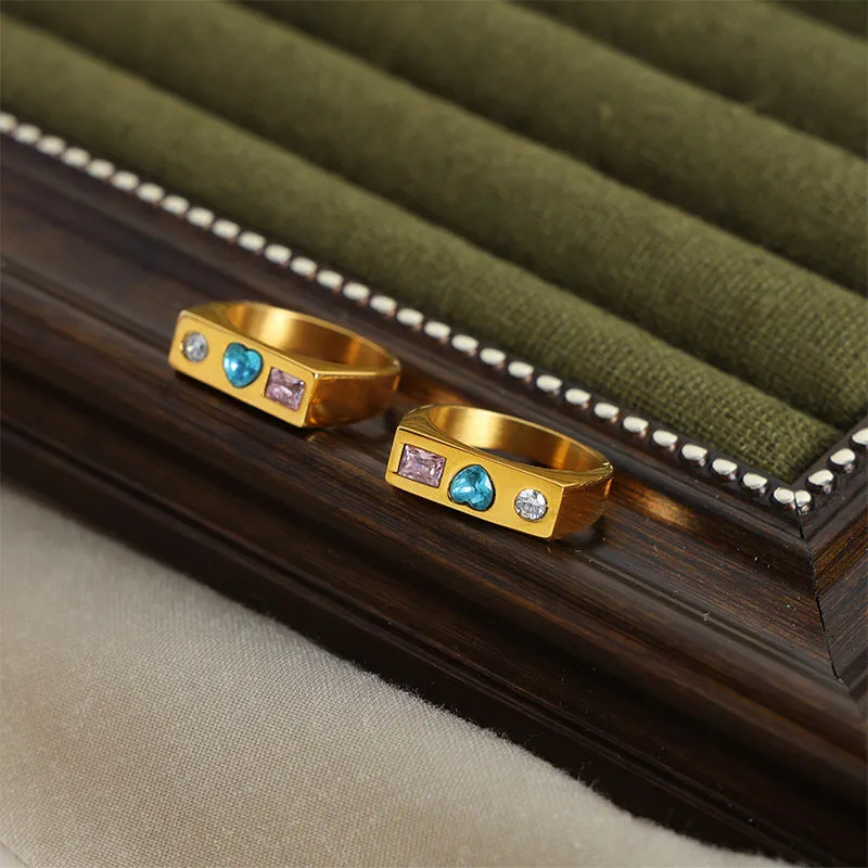 Elegant Heart-Shaped Zircon Gold Ring - Exquisite Titanium Steel Jewelry for Women