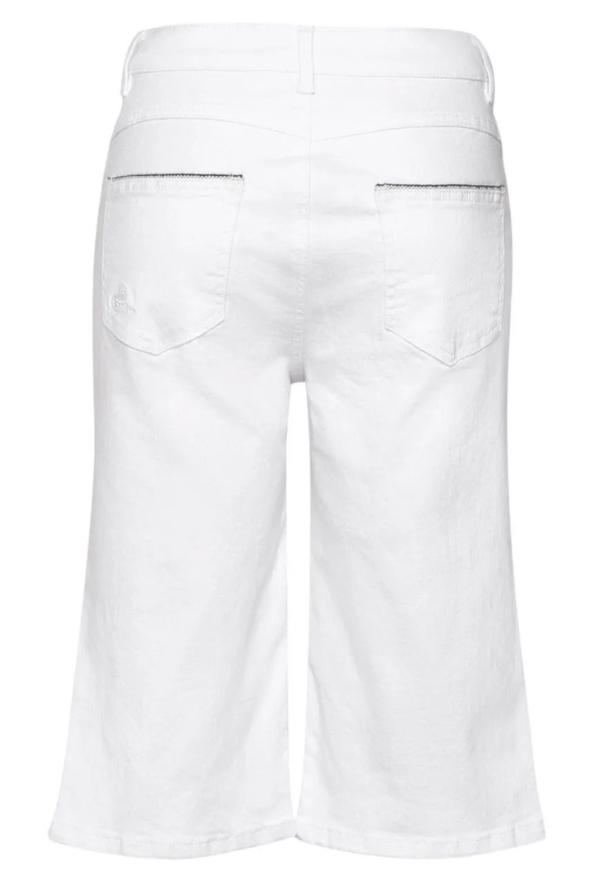 Finesse Short in White