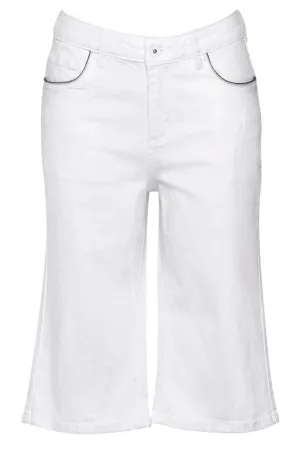 Finesse Short in White