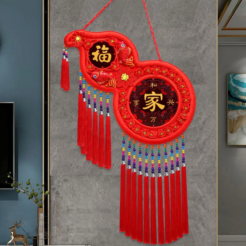 Gourd-shaped Peach Wood Chinese Knot Wall Hanging Decoration for Living Room Housewarming Gift