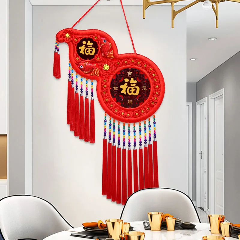 Gourd-shaped Peach Wood Chinese Knot Wall Hanging Decoration for Living Room Housewarming Gift
