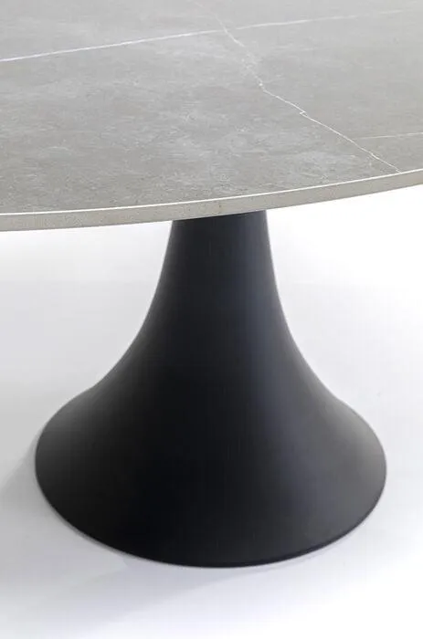 Grande Possibilita Black Oval Table