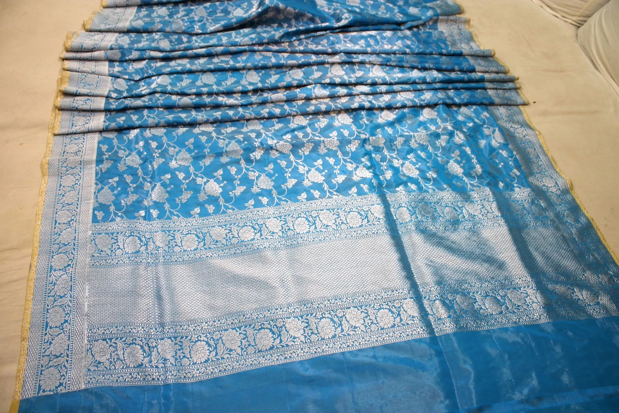 Luxurious Blue Handloom Pure Tissue Silk Saree