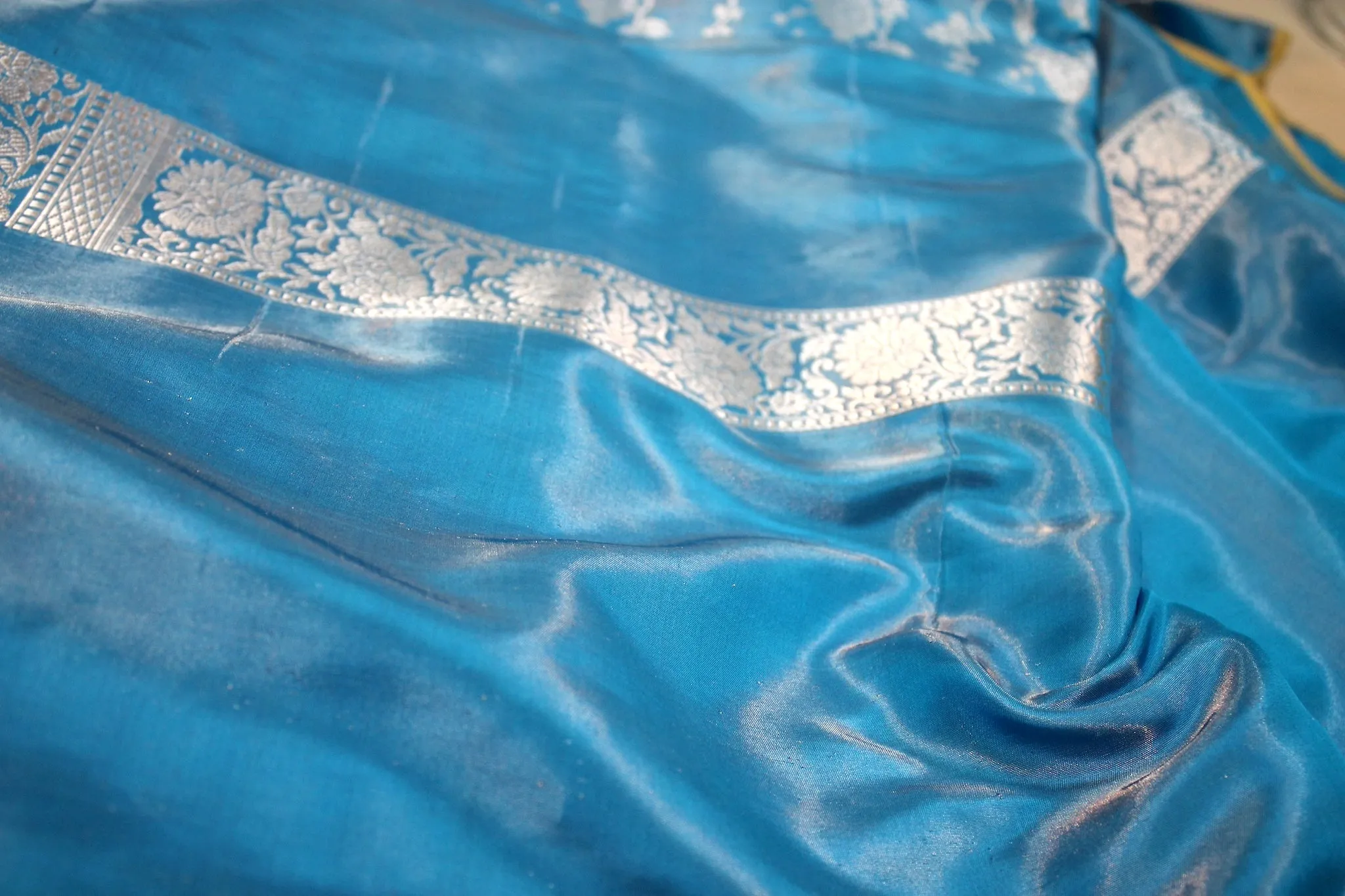 Luxurious Blue Handloom Pure Tissue Silk Saree