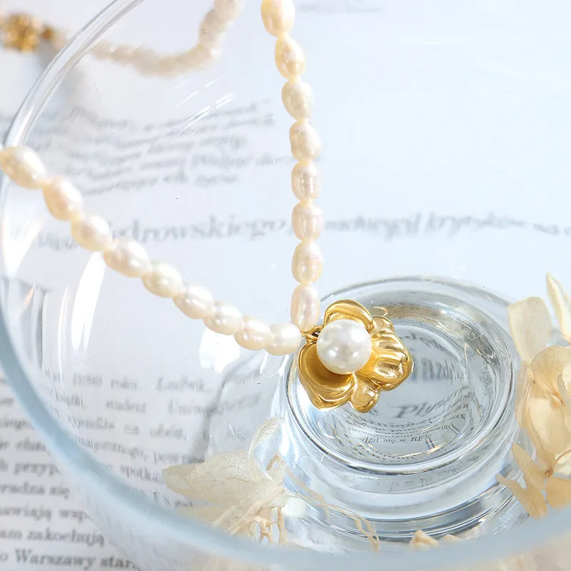 Luxurious Pearl Chain Necklace with Irregular Inlaid Pendant