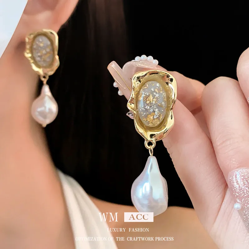 Luxurious Pearl Geometric Metal Electroplating Earrings