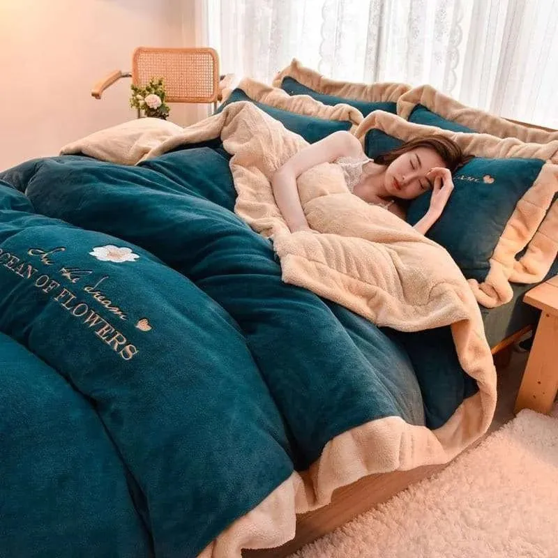 Luxurious Winter Bliss Velvet Duvet Cover Set
