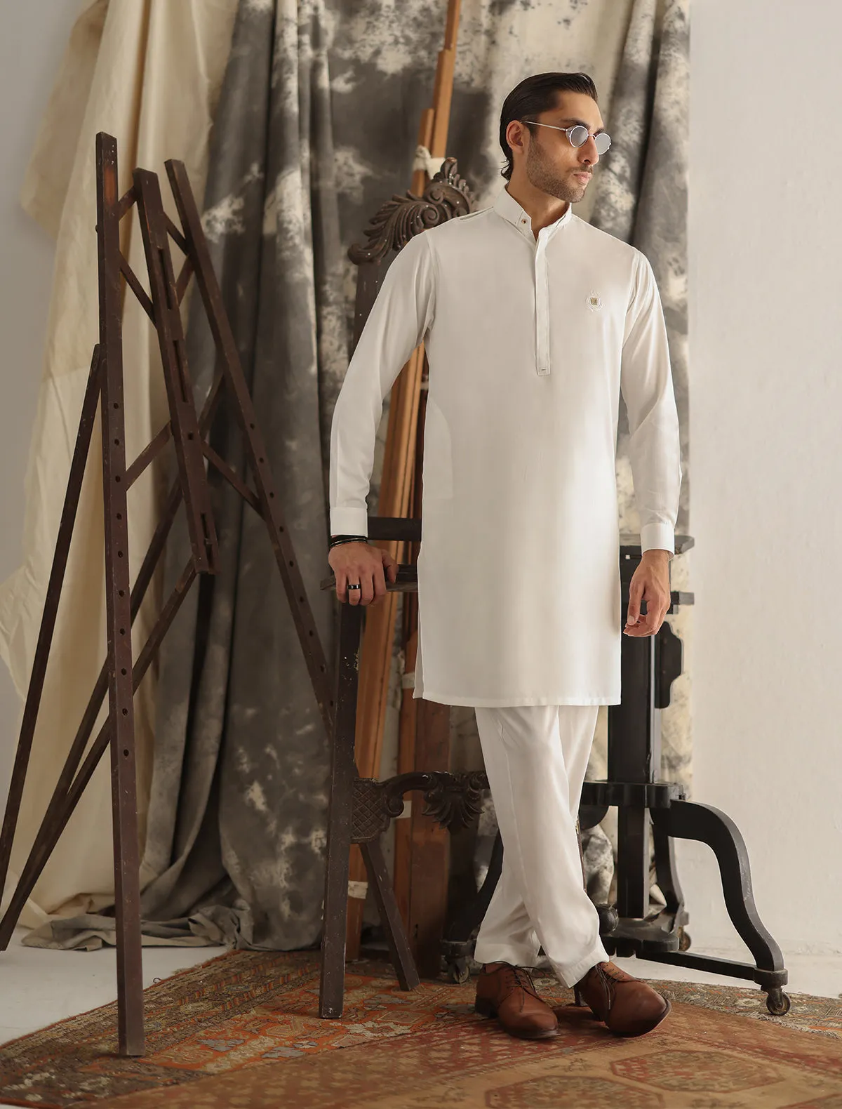 OFF-WHITE LUXURIOUS FABRIC KURTA PAJAMA