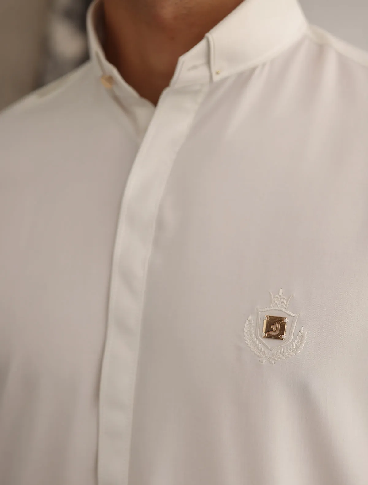 OFF-WHITE LUXURIOUS FABRIC KURTA PAJAMA