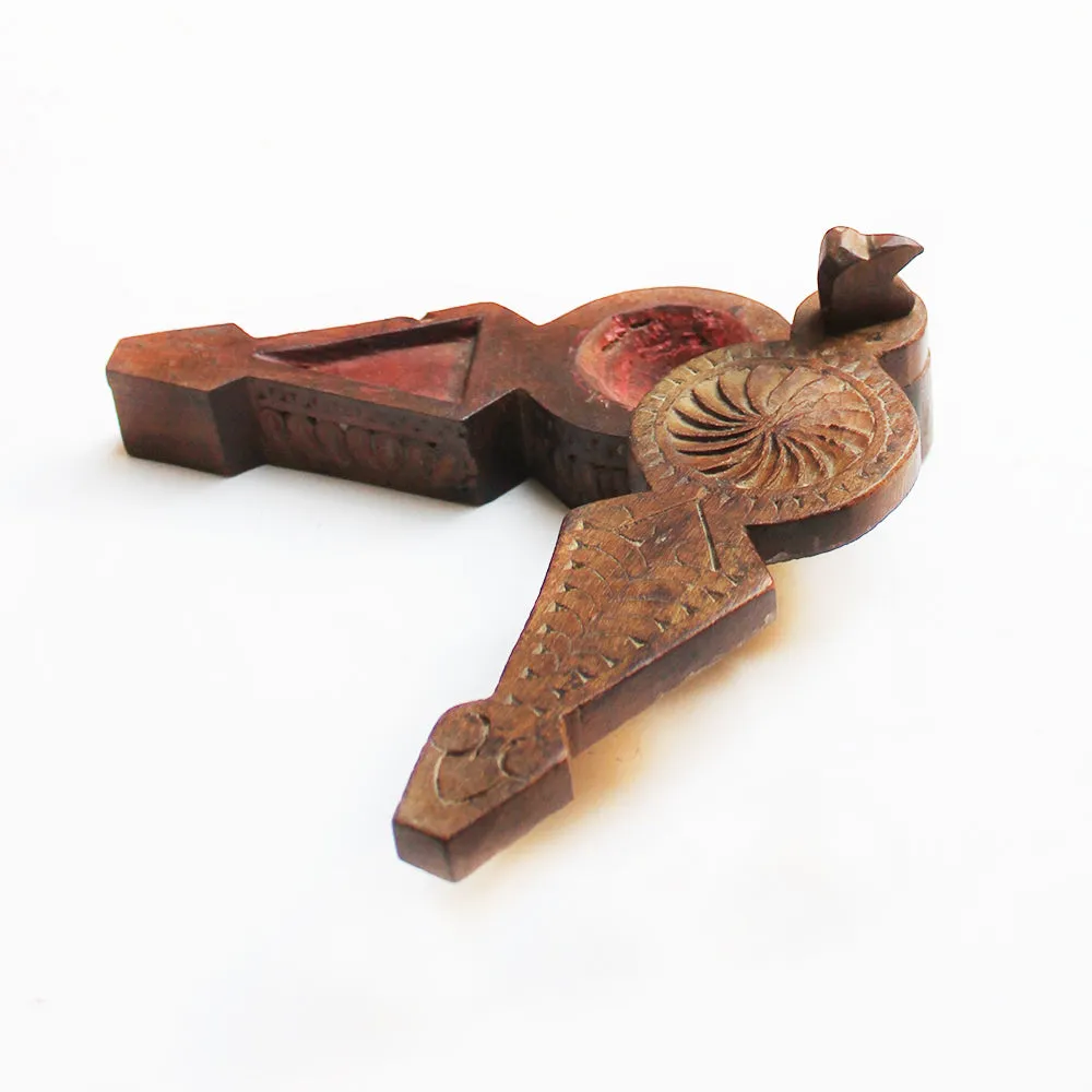Peacock Shaped Wooden Tikka | Vermillion Box With Floral Engraving. L 21  x W 7  x H 7 cm