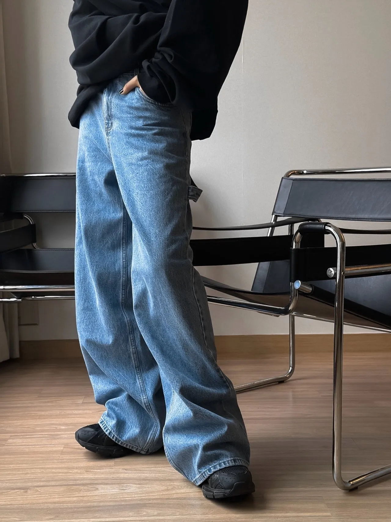RELAXED FIT DENIM JEANS WITH SIDE LOOP