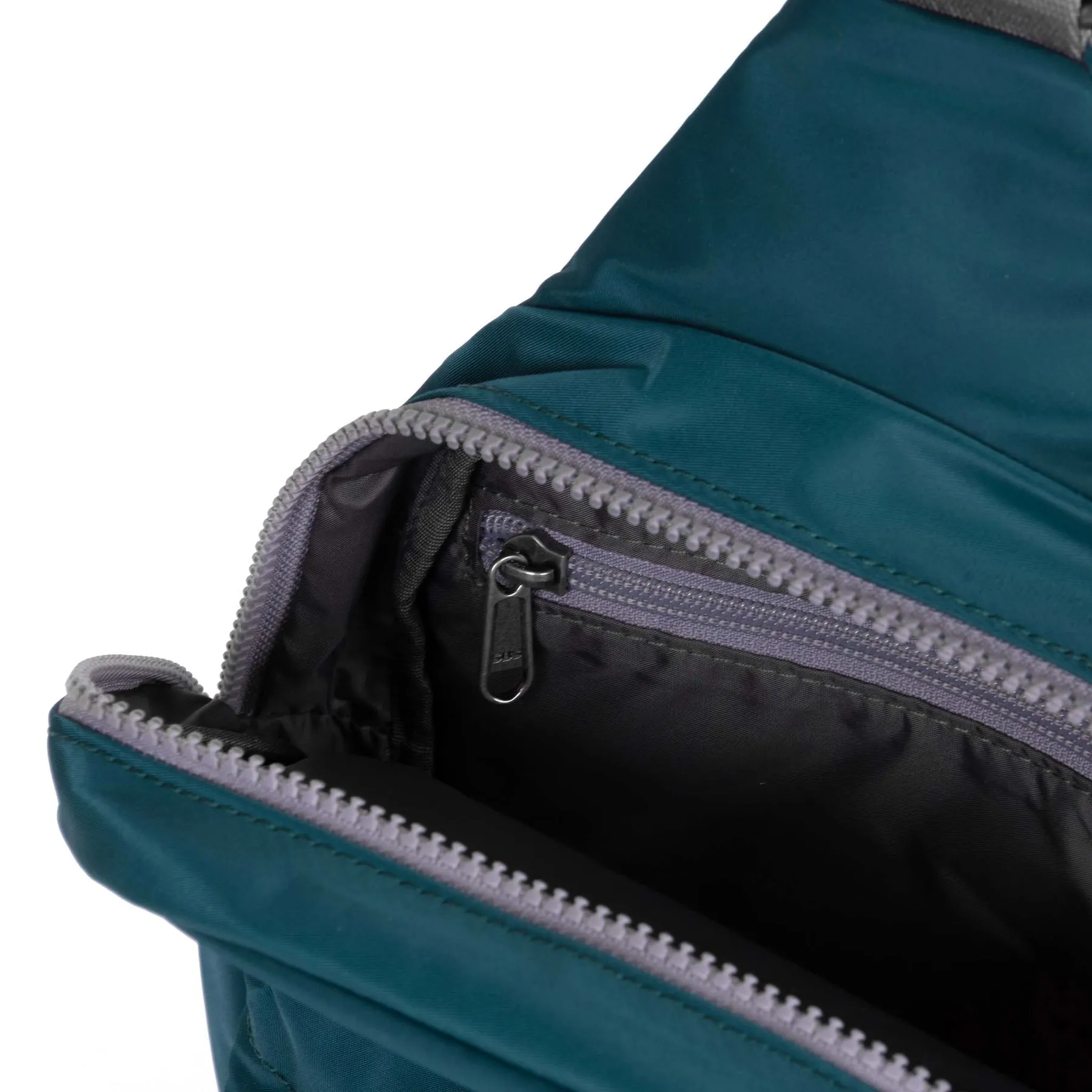 ROKA Willesden B XL Recycled Nylon Bag - Teal