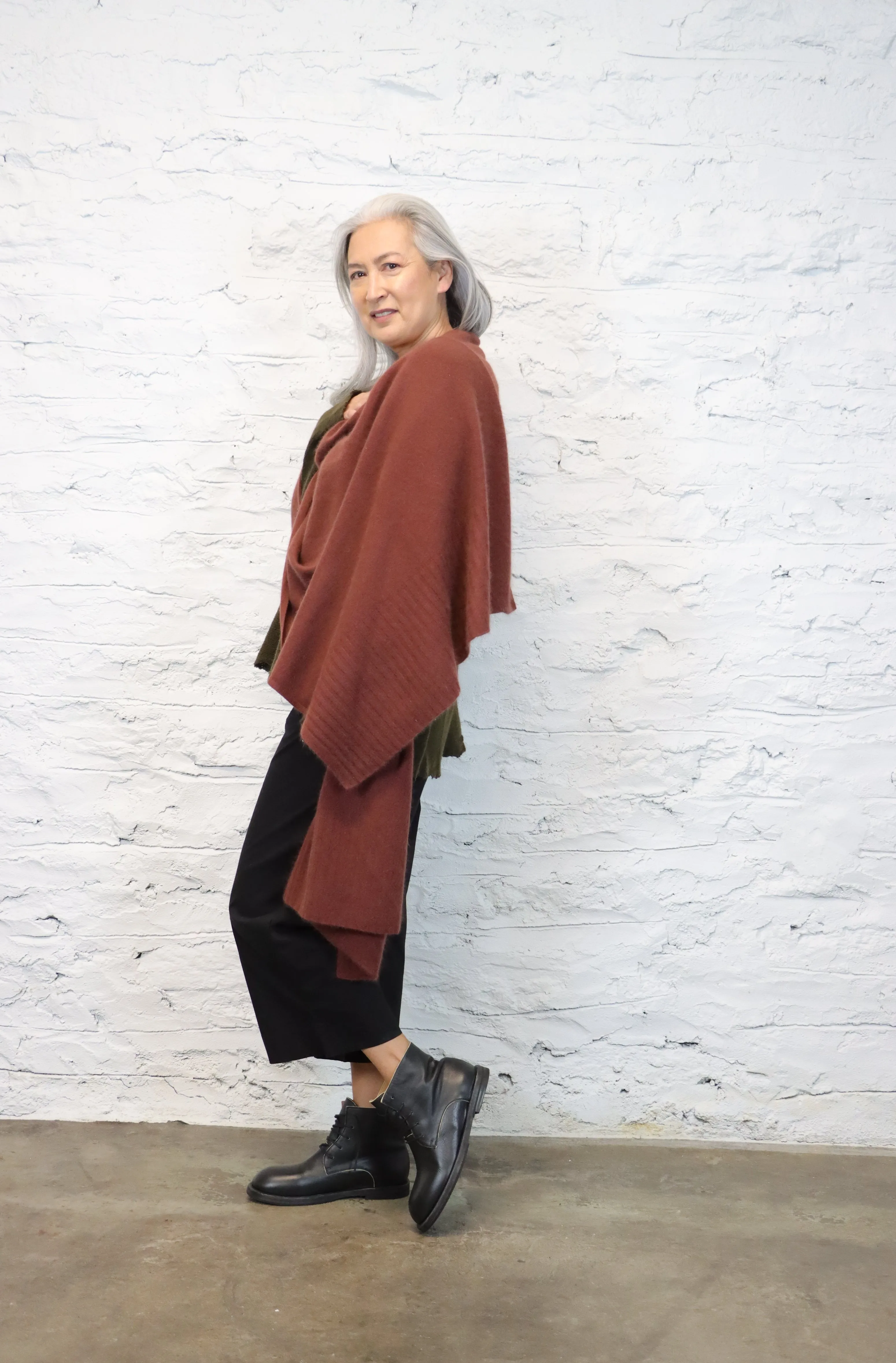 Rundholz 133 77 14  Knitted Scarf (2 Colors)
