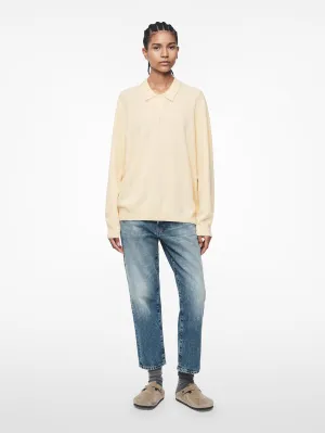 Shorty in Light Worn