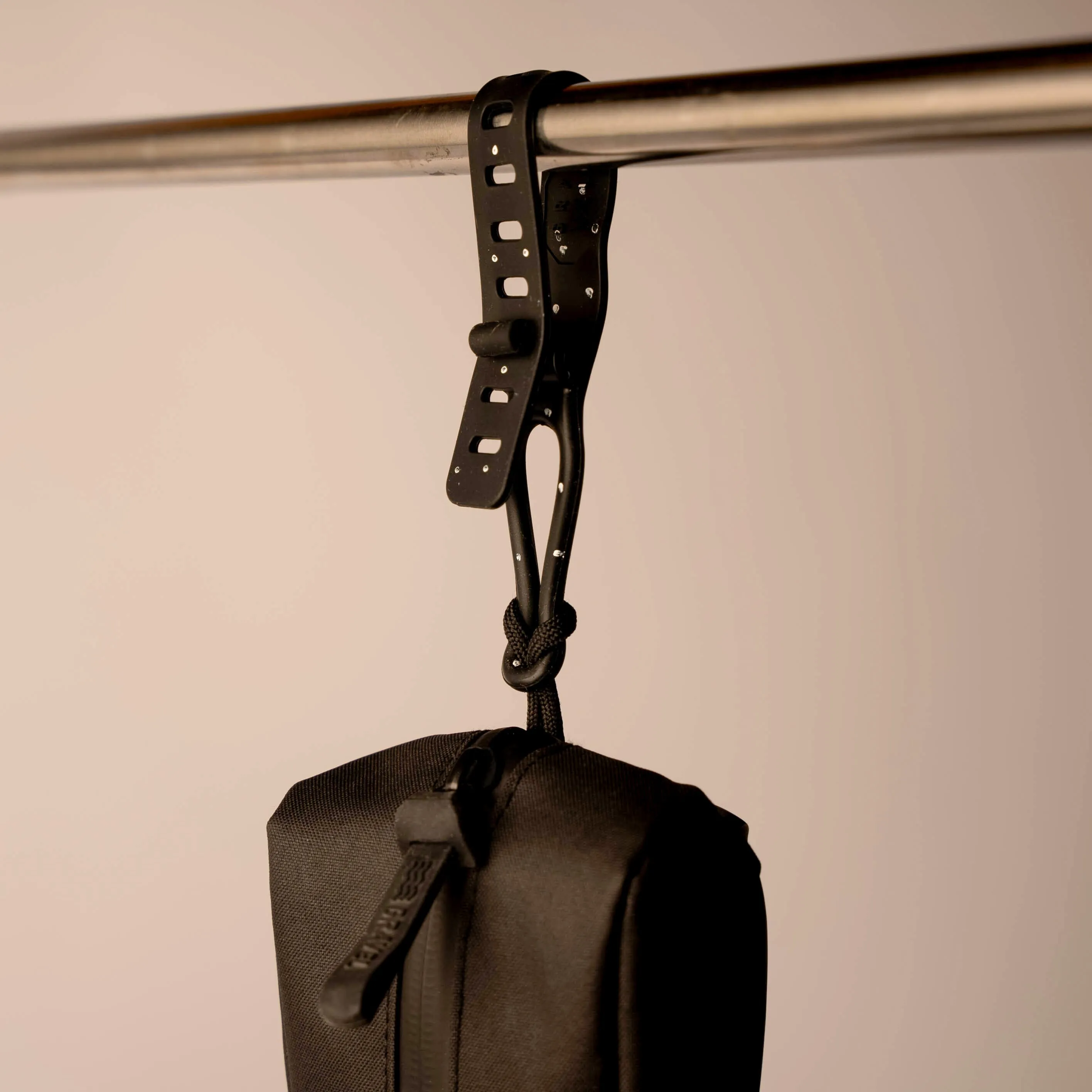 Silicone Hang Strap | Black Sand