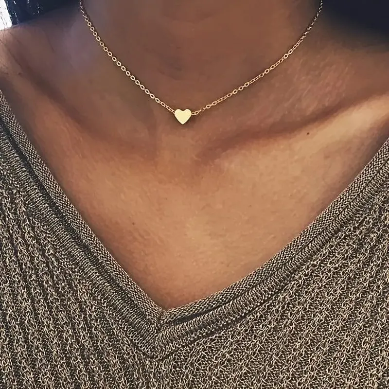 Simple Exquisite Heart-Shaped Pendant Alloy Necklace