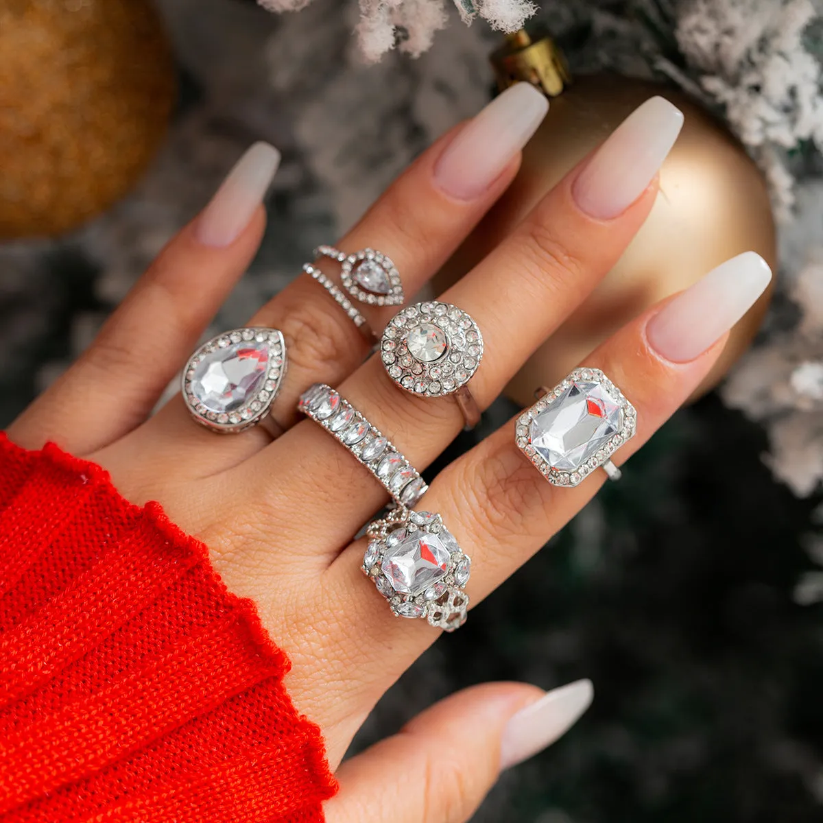 Stylish European and American Jewelry Set with Star Bracelets and Geometric Rings Made with Diamonds