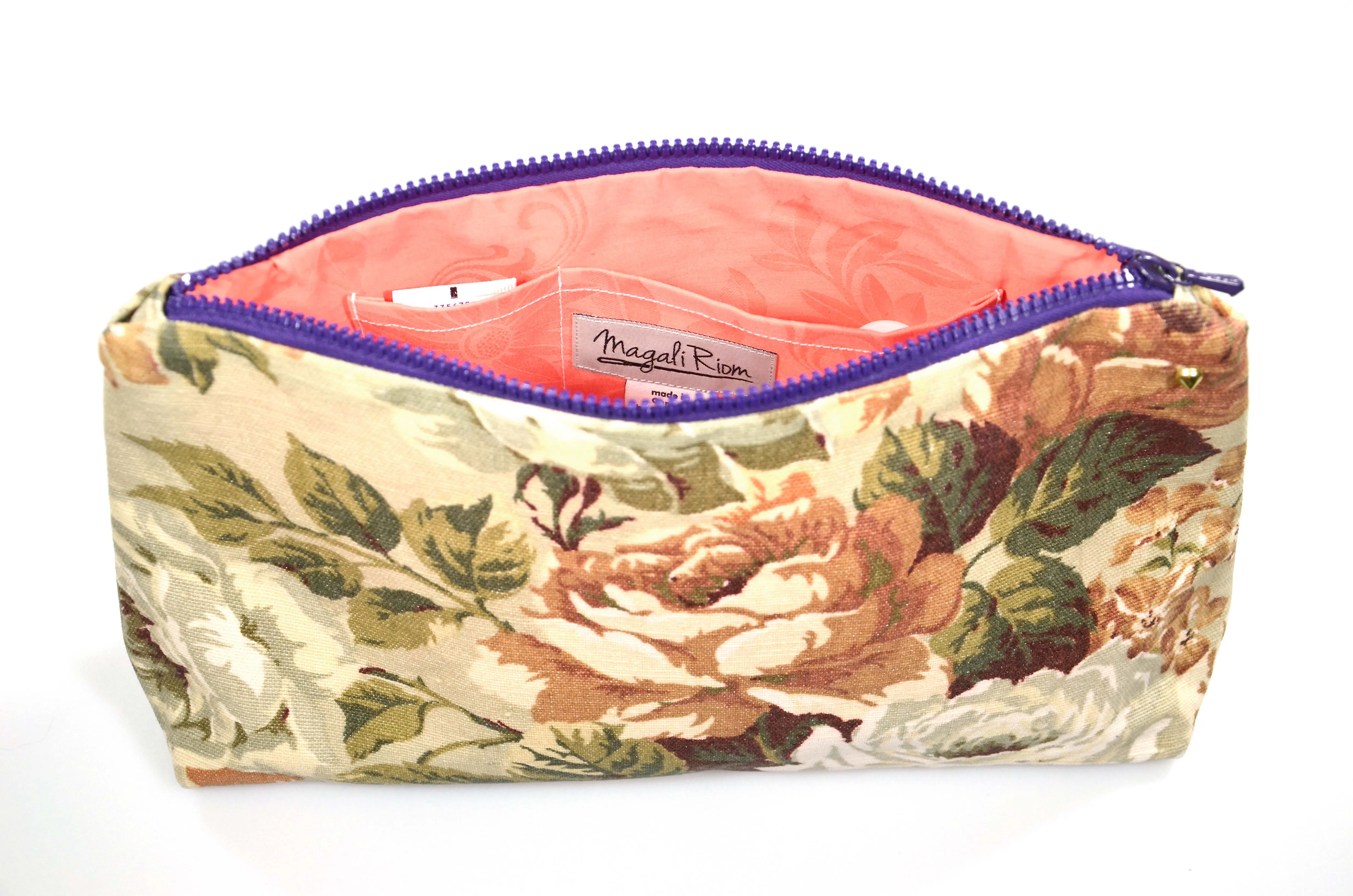 Toiletry Bag | Rose Flowers | Size 30
